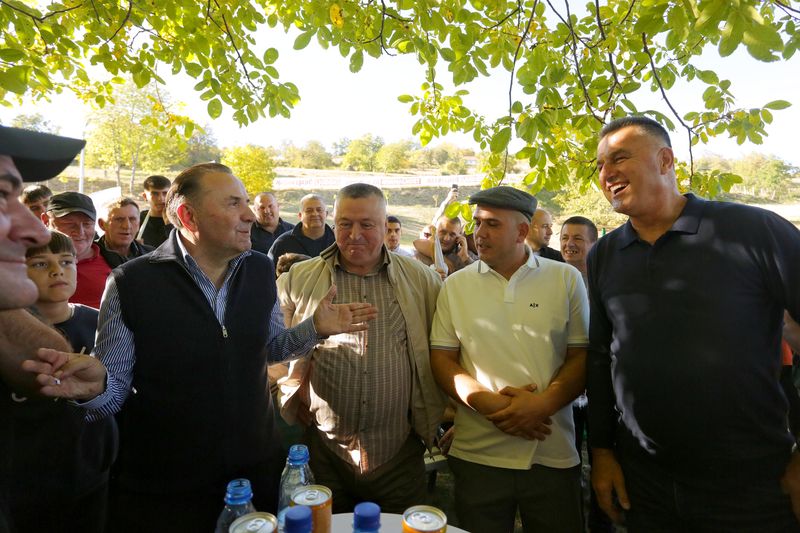 Razgovor sa meštanima Vrbasića — fotografija 3
